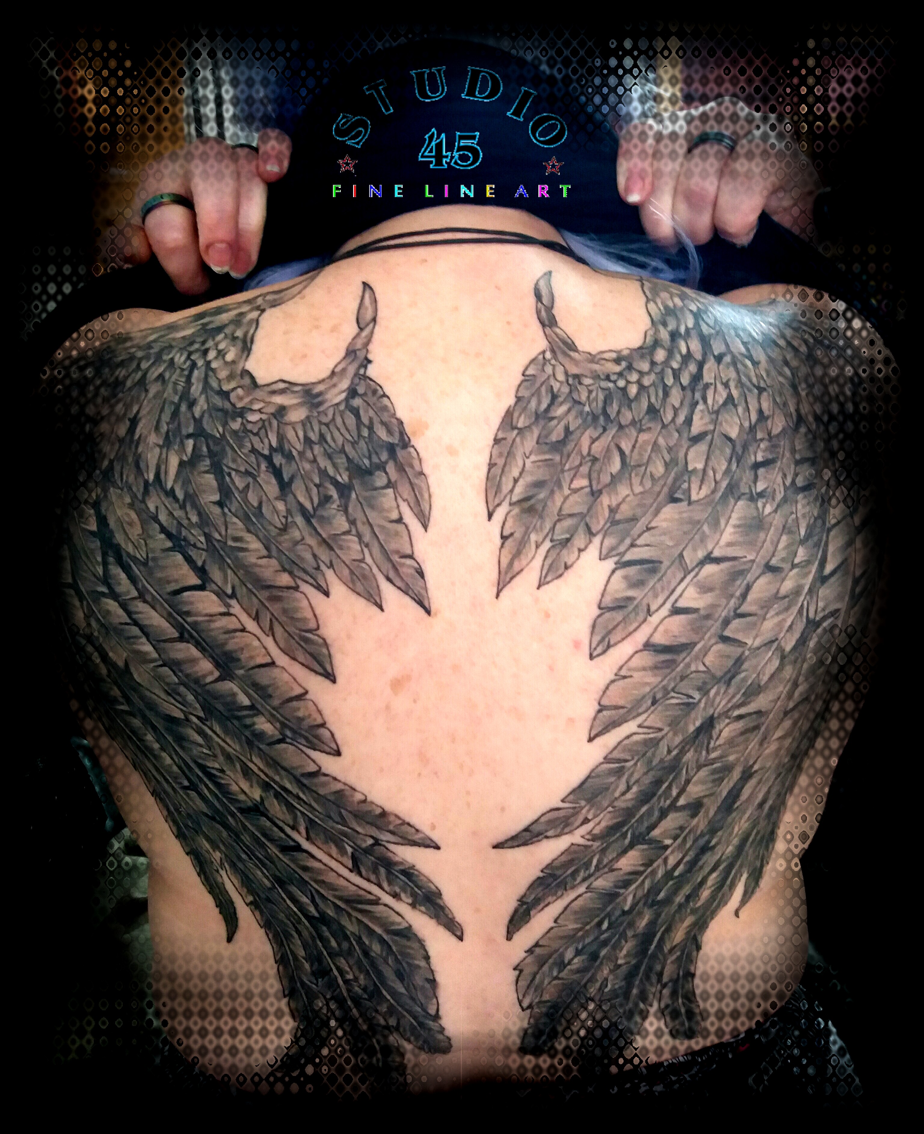 Großflächiges Flügel Rückentattoo Frau Recklinghausen STUDIO 45